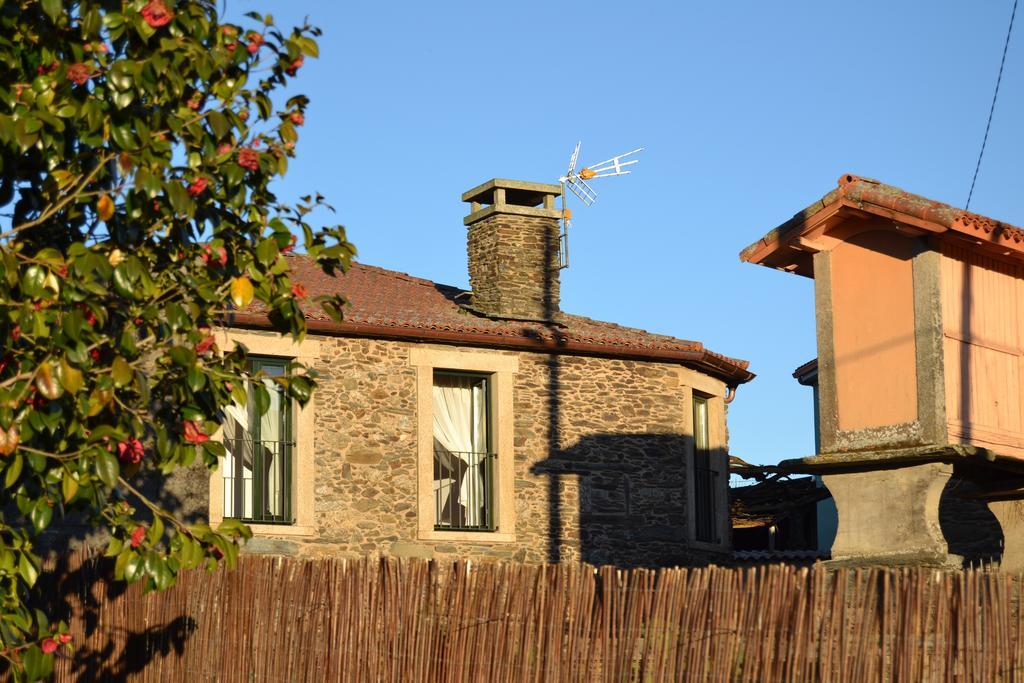 Vila Peregrina Castaneda  ภายนอก รูปภาพ