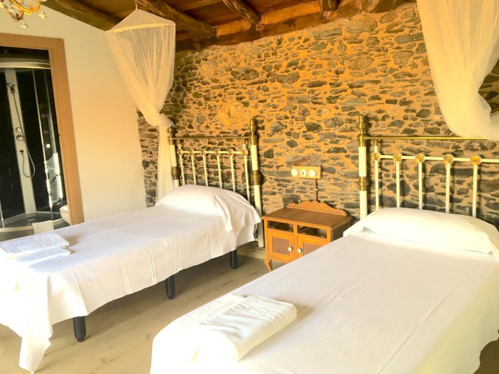 Vila Peregrina Castaneda  ภายนอก รูปภาพ