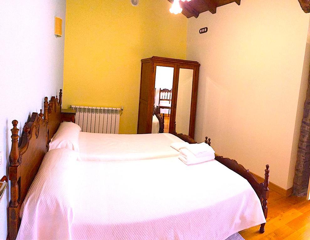 Vila Peregrina Castaneda  ภายนอก รูปภาพ